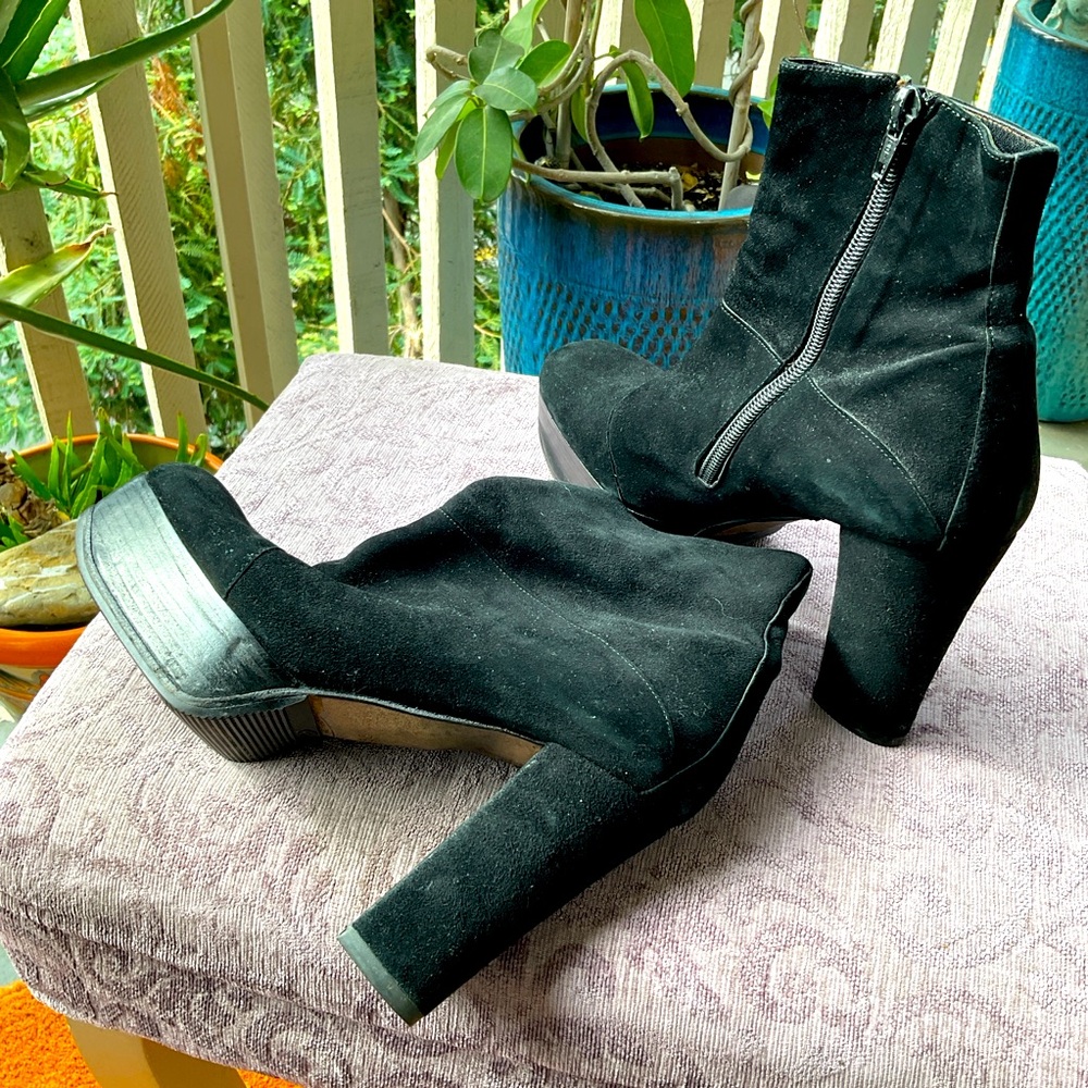 Vintage Varda Elegant Black Suede Women's Platform Boots